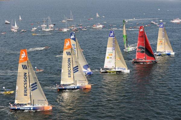 fleet-prepares-for-the-in-port-start-by-rick-tomlinson Start Line For Galway In-Port Race (Photo by Rick Tomlinson)