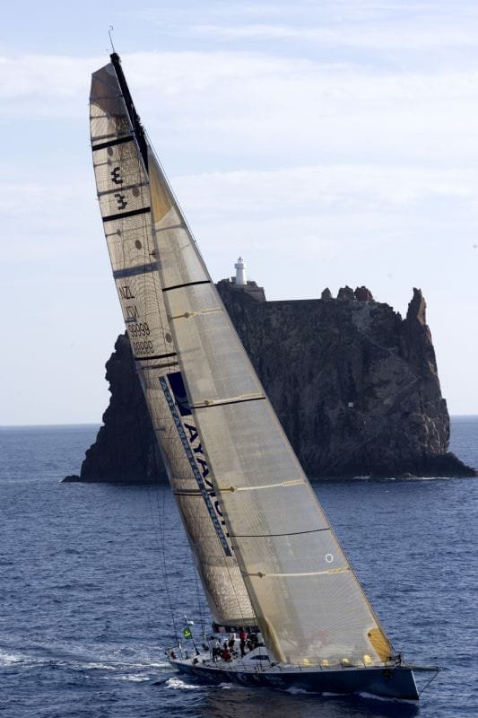 thuraya-maximus-nzl-sailing-past-stromboliccio Thuraya Maximus Sailing Past Stromboliccio (Photo byRolex / Carlo Borlenghi)