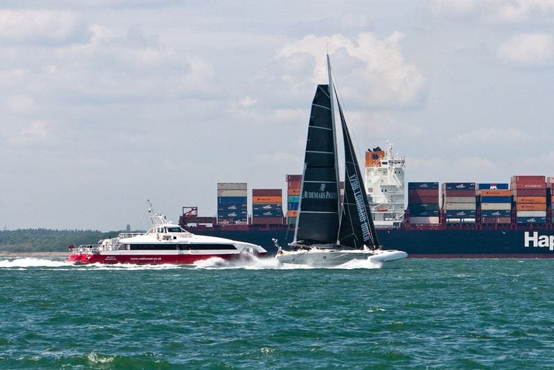 l’Hydroptère l’Hydroptère Beside Ferry (Photo bourtesy of l’Hydroptère)