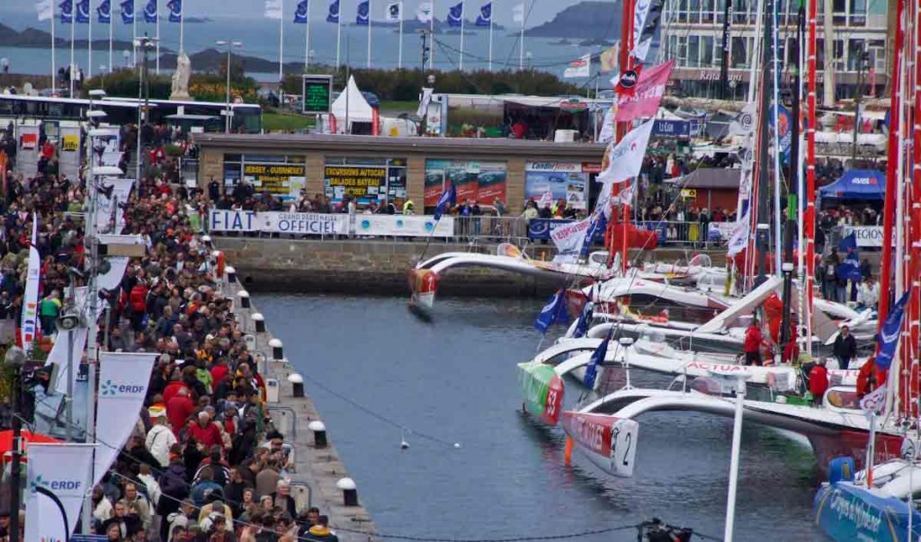 Crowds are filling the wharf as thing start hotting up (Photo by Coin Merry)