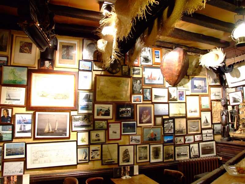 Legends bar Pub (Photo by Colin Merry)