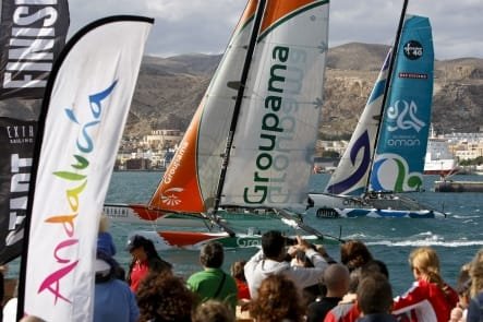roberto-foresti-canon-oc-events Fleet passes in front of the crowd ( Photo by Roberto Foresti / Canon / OC Events )