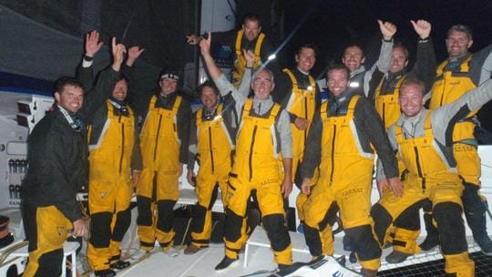 maxi-banque-populaire-v Loïck Peyron and Maxi Banque Populaire V Crew Break Record (Photo courtesy of milletunevagues.com)