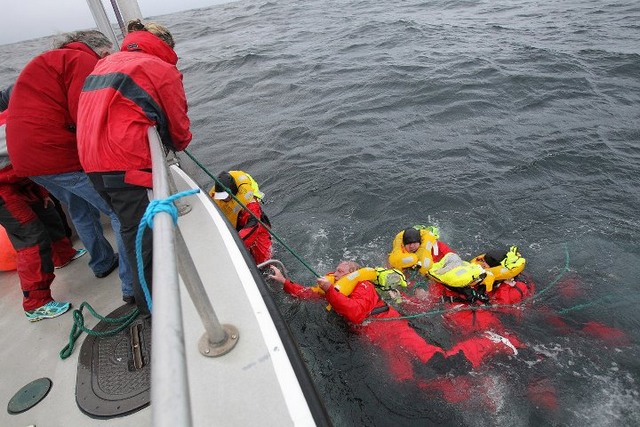 Rescue of Rambler Crew by Phaedo Media Crew (Photo by RIchard Langdon)