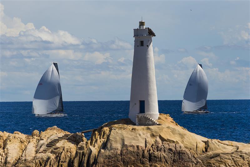SHOCKWAVE (USA) AND RÁN (GBR), APPROACH THE LIGHTHOUSE AT MONACI (Photo by Rolex / Carlo Borlenghi)